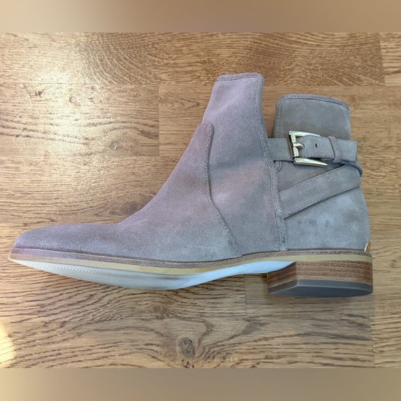 MK by Michael Kors Salem Tan Suede and Leather Ankle Booties Size 7.5. - Picture 8 of 14